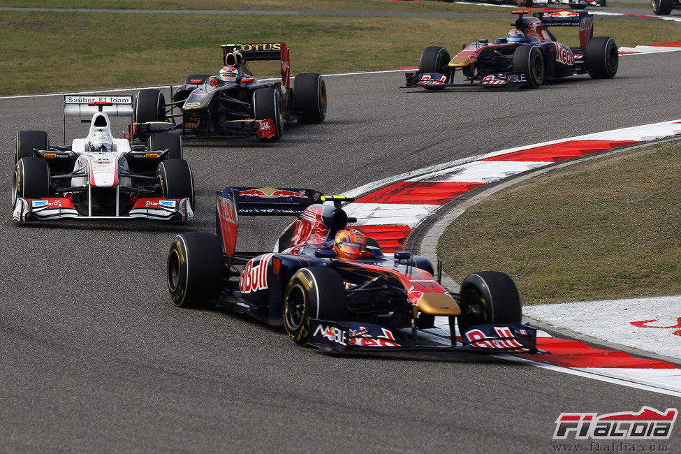 Alguersuari durante la carrera del GP de China 2011