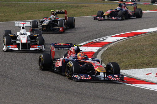 Alguersuari durante la carrera del GP de China 2011