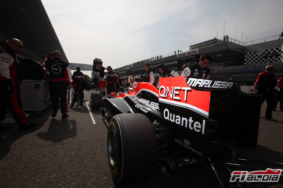 Jerome D'Ambrosio en la parrilla del circuito de Shanghai