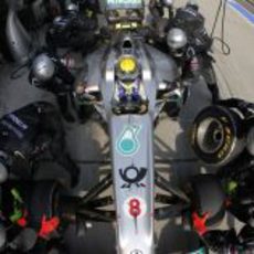 Parada en boxes para Nico Rosberg en China 2011