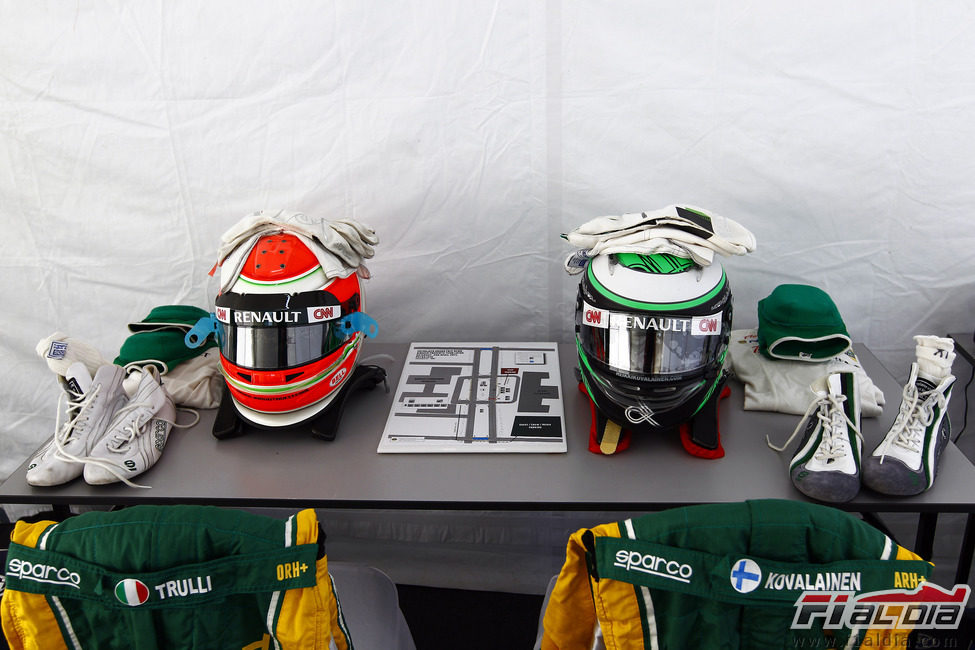 El equipo de Trulli y Kovalainen listo para la exhibición en Putrajaya