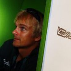 Kovalainen en su cubículo