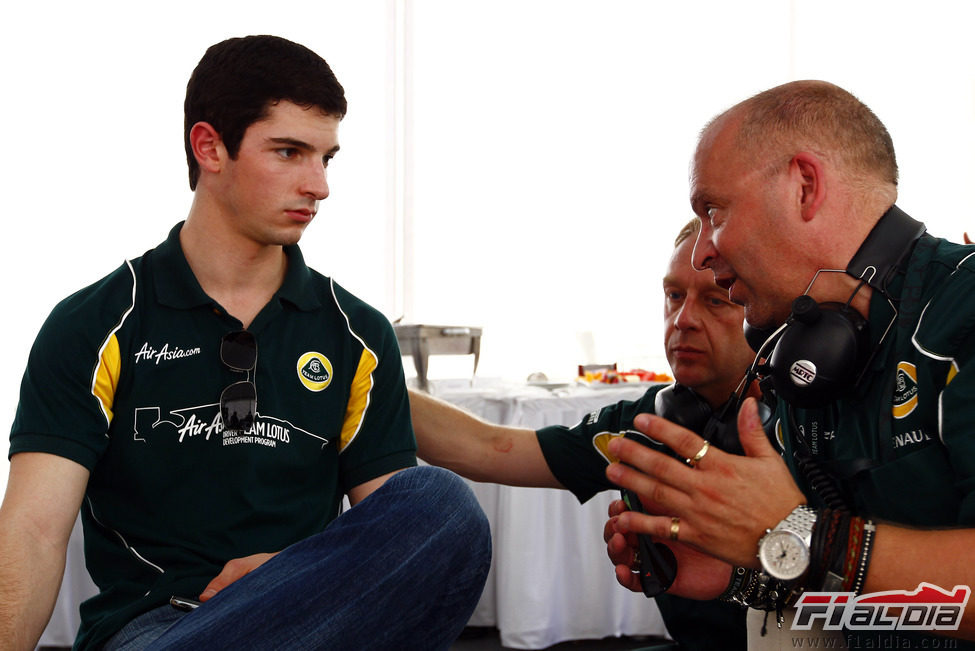 Alexander Rossi y Mike Gascoyne en Putrajaya