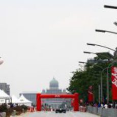 Kovalainen con el T128 en la larga recta de Putrajaya