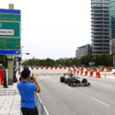 Heikki saluda a la afición de Putrajaya