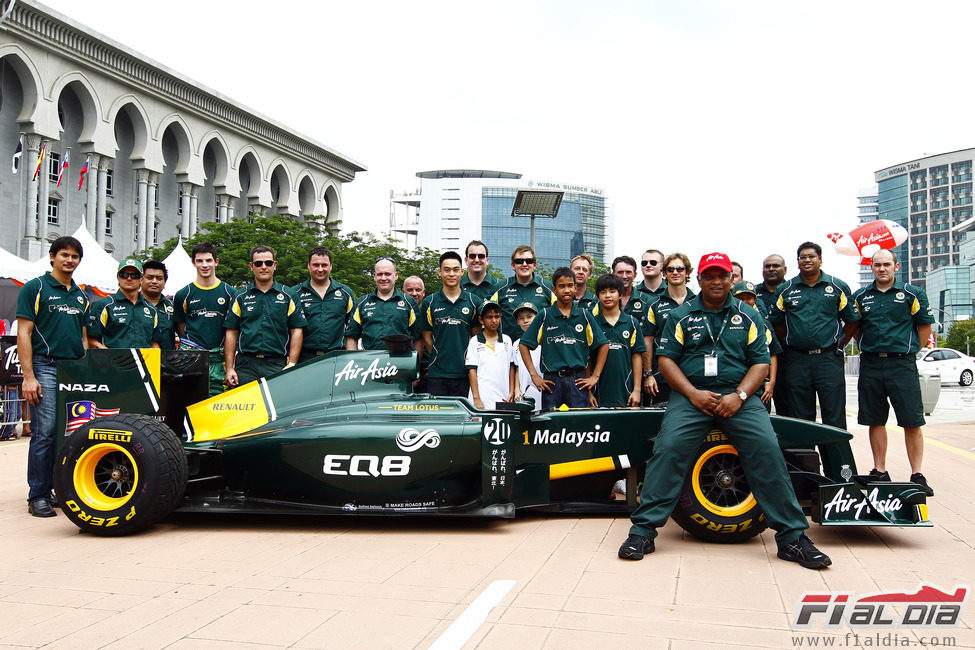 Todo el equipo Team Lotus desplazado a Putrajaya, Malasia