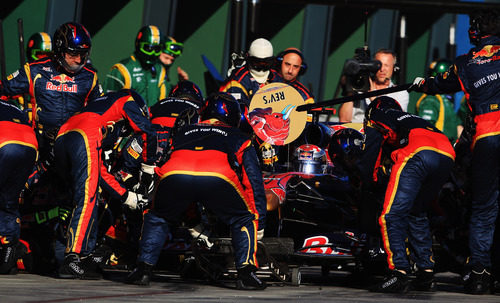 Cambio de neumáticos para Buemi en Australia 2011