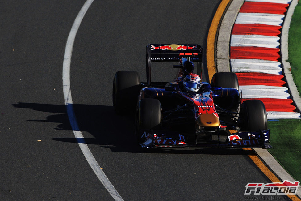 Sébastien Buemi en la carrera de Australia 2011