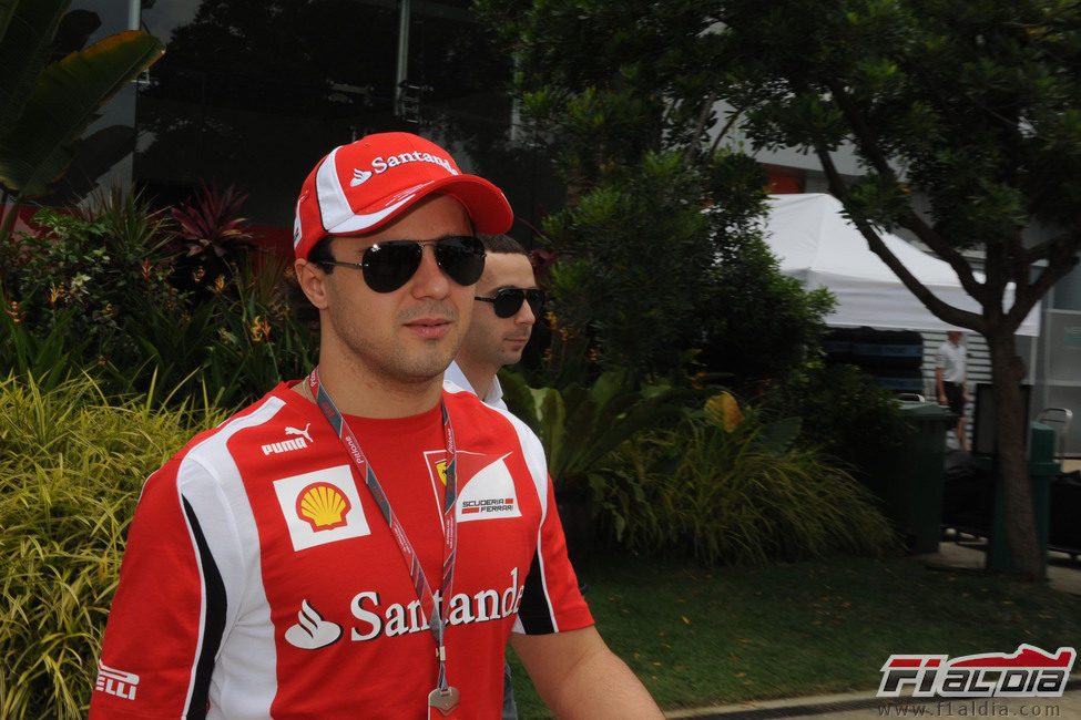 Felipe Massa llega al circuito de Sepang