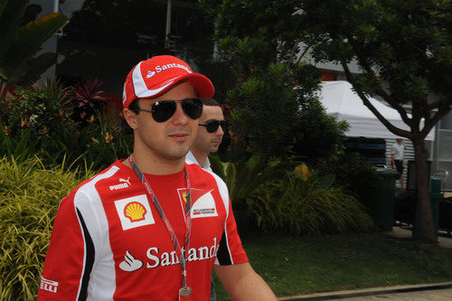 Felipe Massa llega al circuito de Sepang