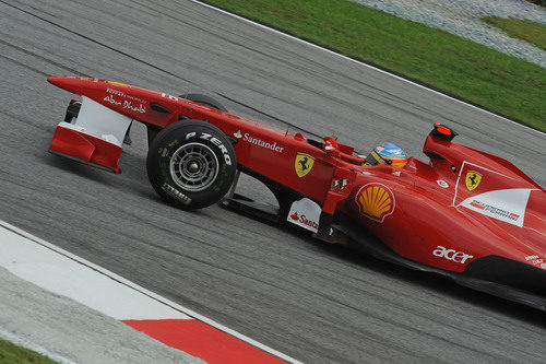 Alonso en los libres del GP de Malasia 2011