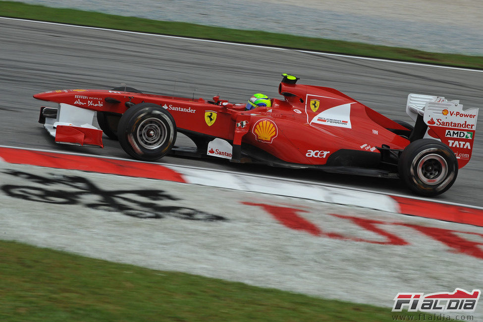 Felipe en los entrenamientos del GP de Malasia 2011