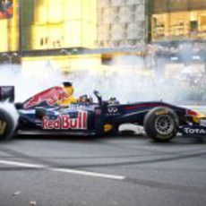 Los Pirelli echan humo en Singapur