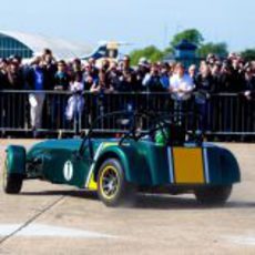 Heikki Kovalainen en el Lotus/Caterham Seven en Duxford