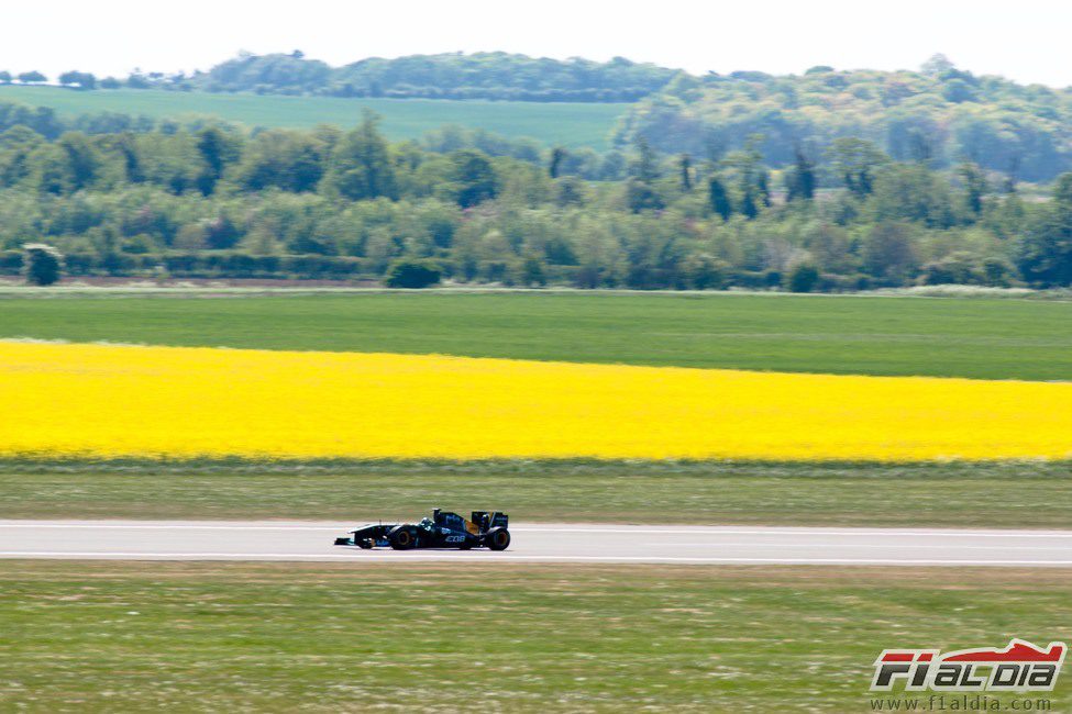 Kovalainen también rodó con el T128 en Duxford