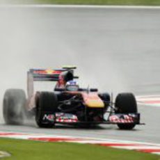 Daniel Ricciardo bajo la lluvia del GP de Turquía 2011