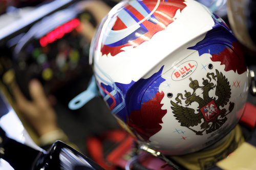 El casco de Vitaly Petrov en el GP de Turquía 2011