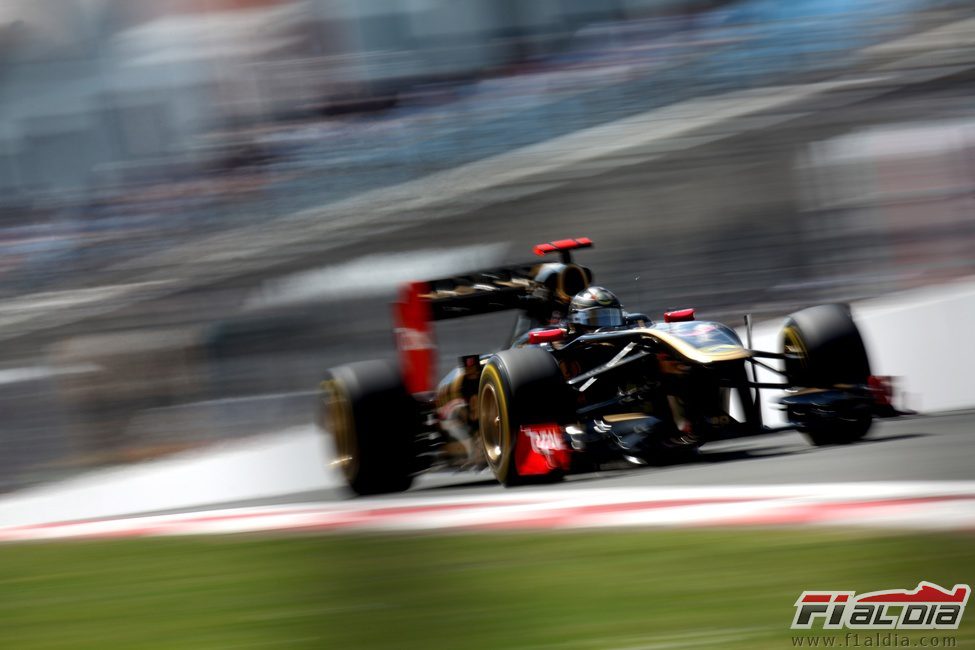 Heidfeld en la recta principal del circuito de Istanbul Park