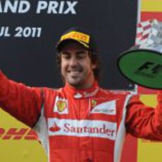 Fernando Alonso termina tercero en el GP de Turquía 2011