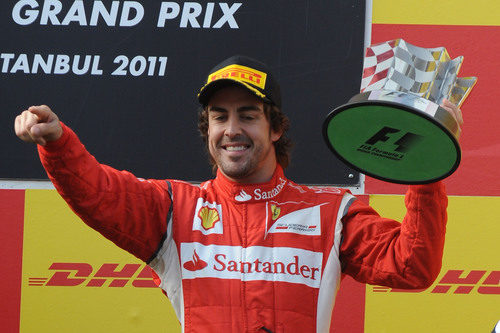 Fernando Alonso termina tercero en el GP de Turquía 2011
