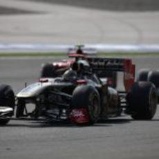 Heidfeld rueda por delante de Schumacher y Massa en Turquía 2011