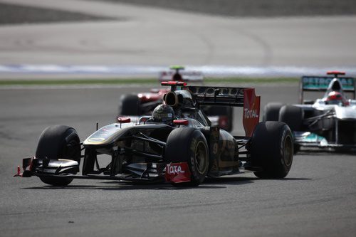 Heidfeld rueda por delante de Schumacher y Massa en Turquía 2011