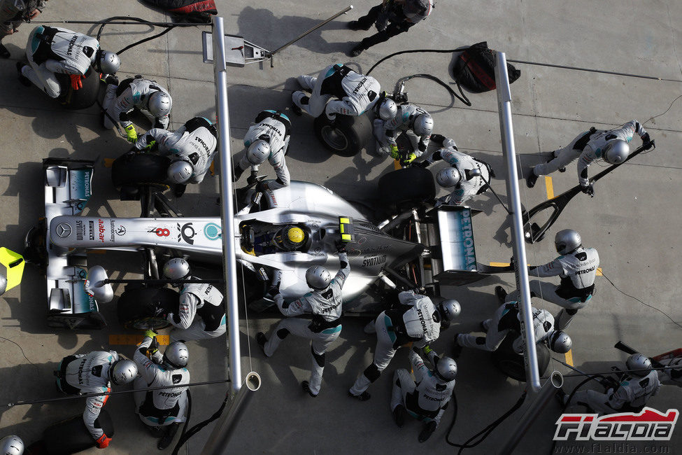 Parada en boxes para Nico Rosberg en el GP de Turquía 2011