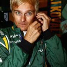 Heikki Kovalainen se prepara para la carrera