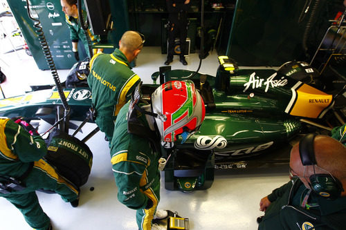 Jarno Trulli se prepara para la carrera