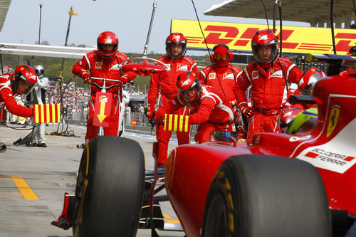 Parada en boxes de Ferrari en el GP de Turquía 2011