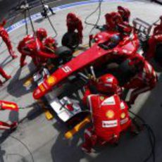 Parada en boxes para Alonso en el GP de Turquía 2011