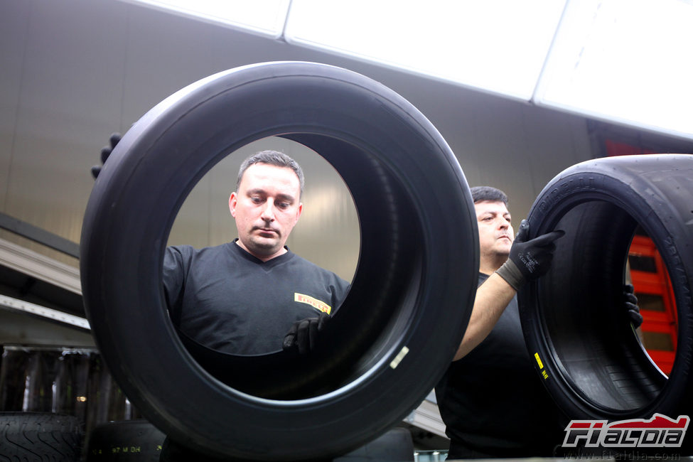 Repasando las imperfecciones del neumático Pirelli PZero
