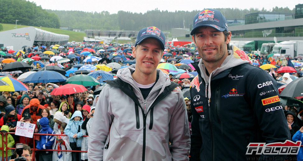 Vettel, Webber y los aficionados en el 'Red Bull Ring'