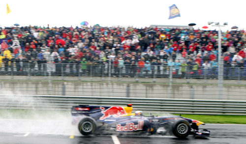 Vettel sobre la lluvia del 'Red Bull Ring'