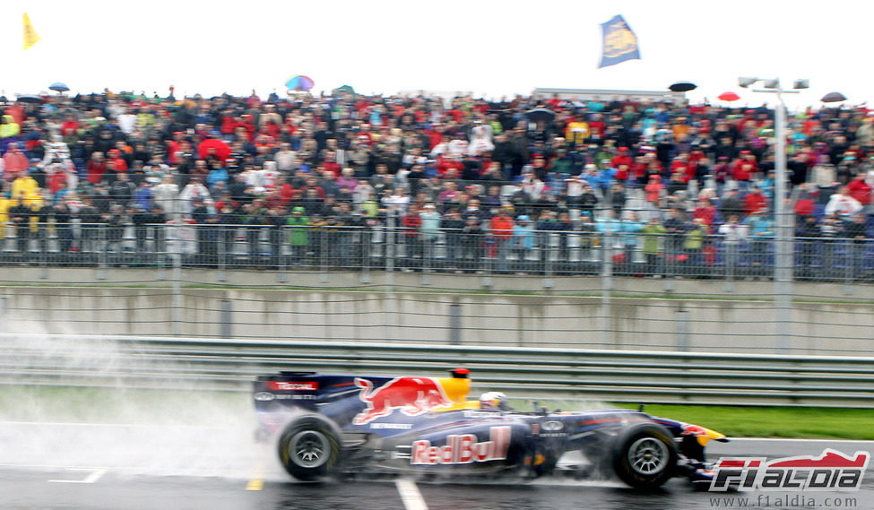 Vettel sobre la lluvia del 'Red Bull Ring'