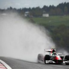 Primera sesión de libres del GP de Turquía 2011 pasada por agua 