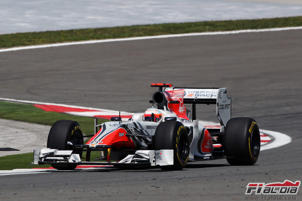 Karthikeyan durante la clasificación del GP de Turquía 2011