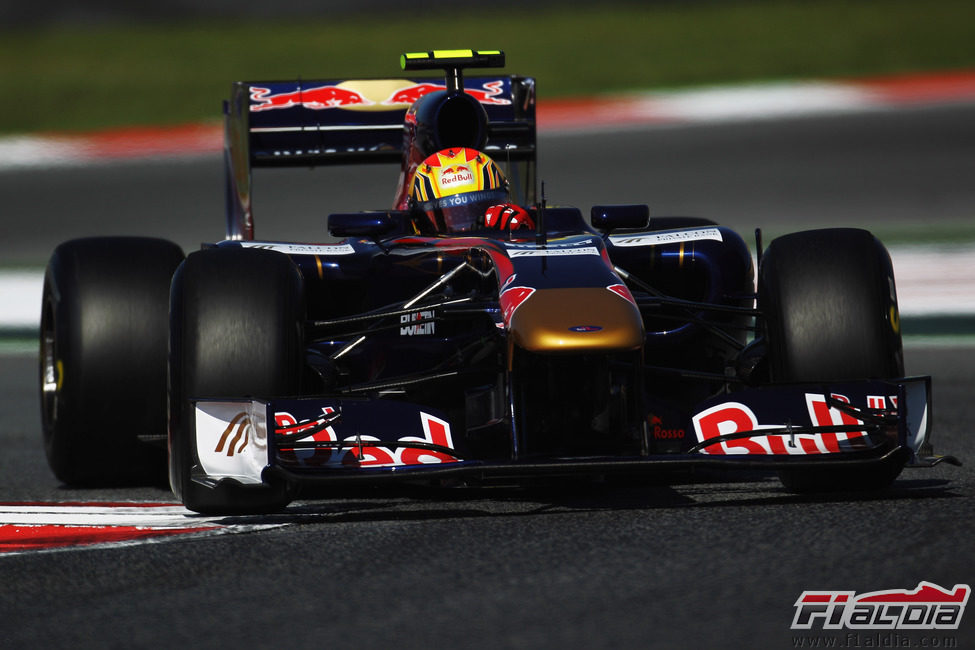 Jaime Alguersuari durante los libres del viernes