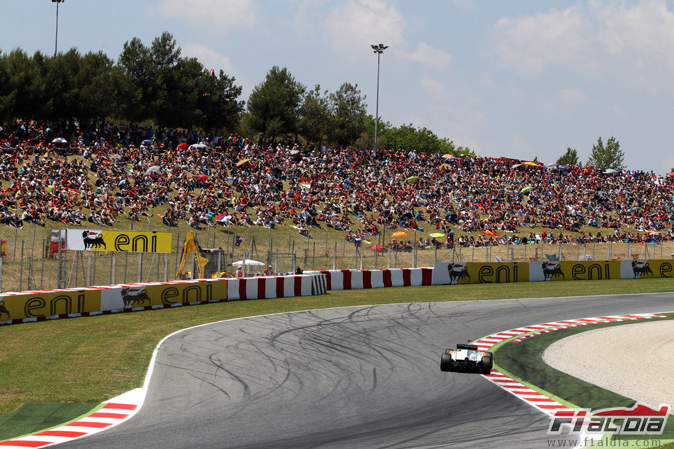 Mucho público en la 'pelouse' del Circuit de Catalunya