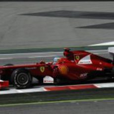 Alonso se marca un vueltón en la Q3 del GP de España 2011