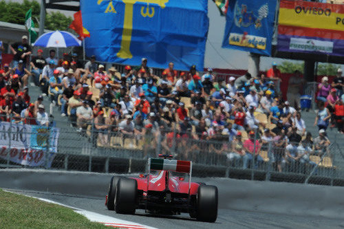 La afición española volcada con Alonso en el GP de España 2011