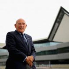 Stirling Moss en la inauguración del Silverstone 'Wing'