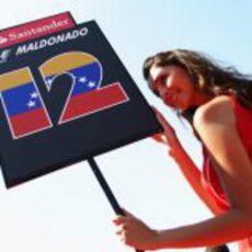 La 'pitbabe' de Maldonado en el GP de España 2011