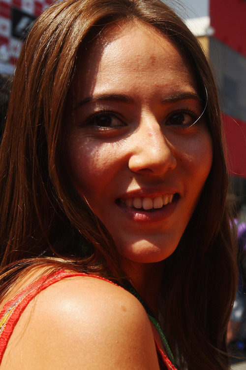 Jessica Michibata orgullosa del podio de su novio en el GP de España 2011