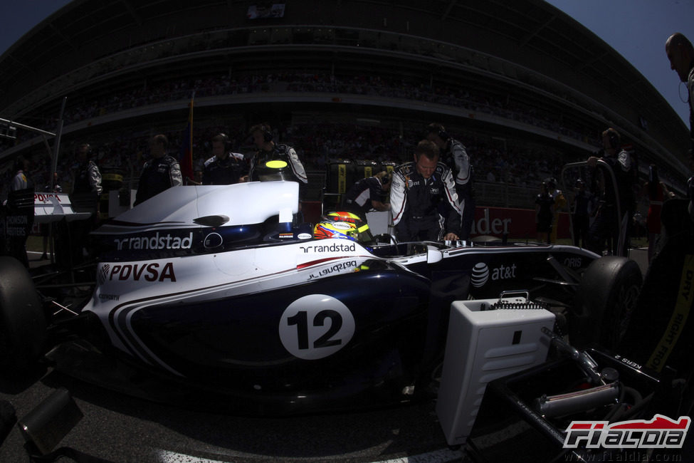 El monoplaza de Maldonado antes de tomar la salida del GP de España