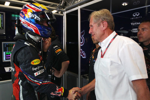 Marko felicita a Webber por su pole en el GP de España 2011