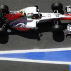 Liuzzi a los mandos de su F111 en España 2011