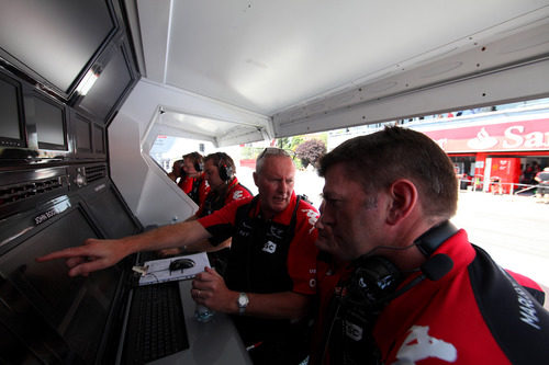 El muro de Virgin durante el GP de España 2011