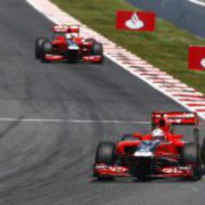 Los dos Virgin ruedan en Montmeló durante el GP de España 2011