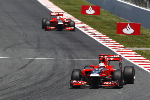 Los dos Virgin ruedan en Montmeló durante el GP de España 2011